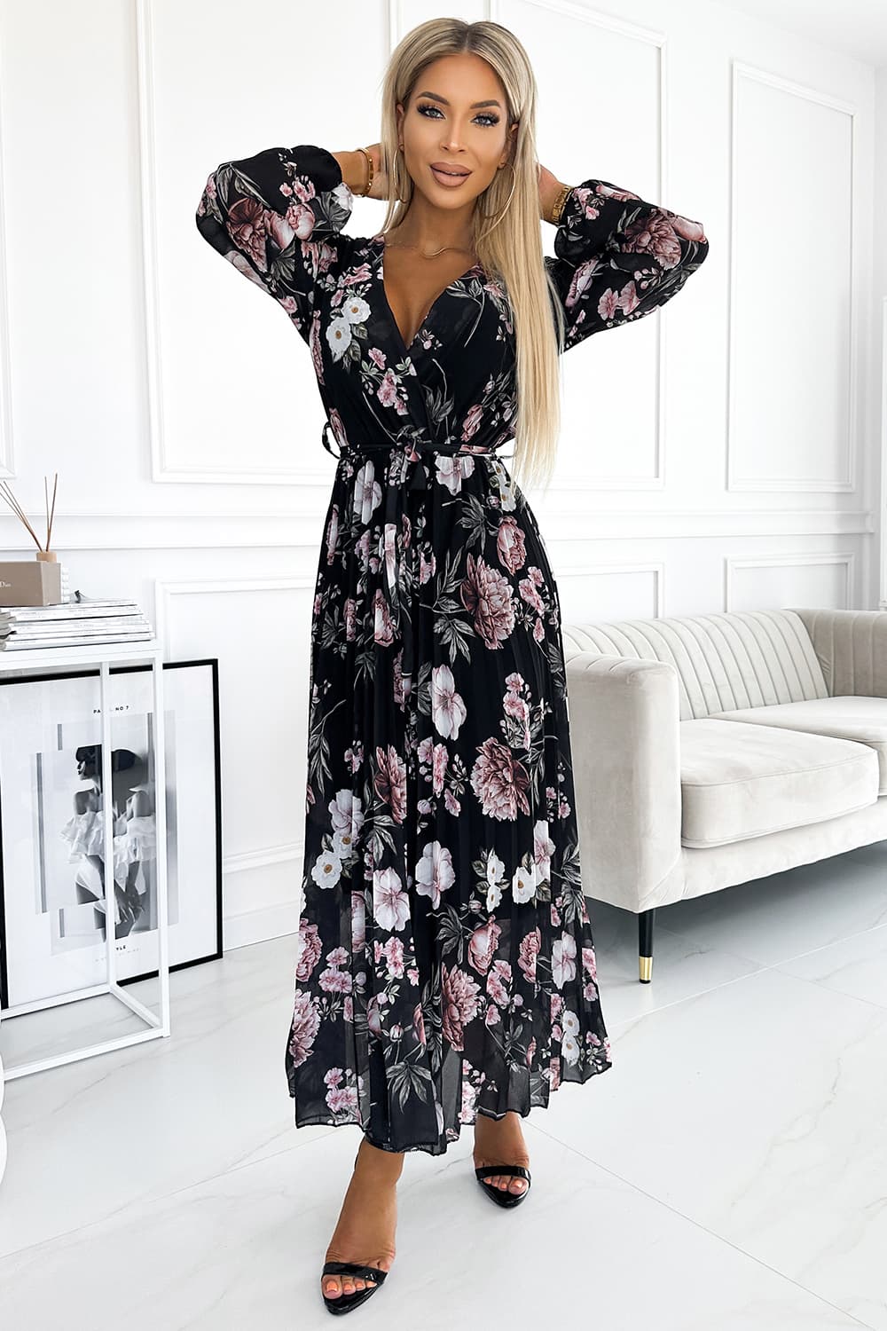 502-1 Rochie midi plisată cu decolteu, mânecă lungă și cordon în talie - NEAGRĂ cu flori roz