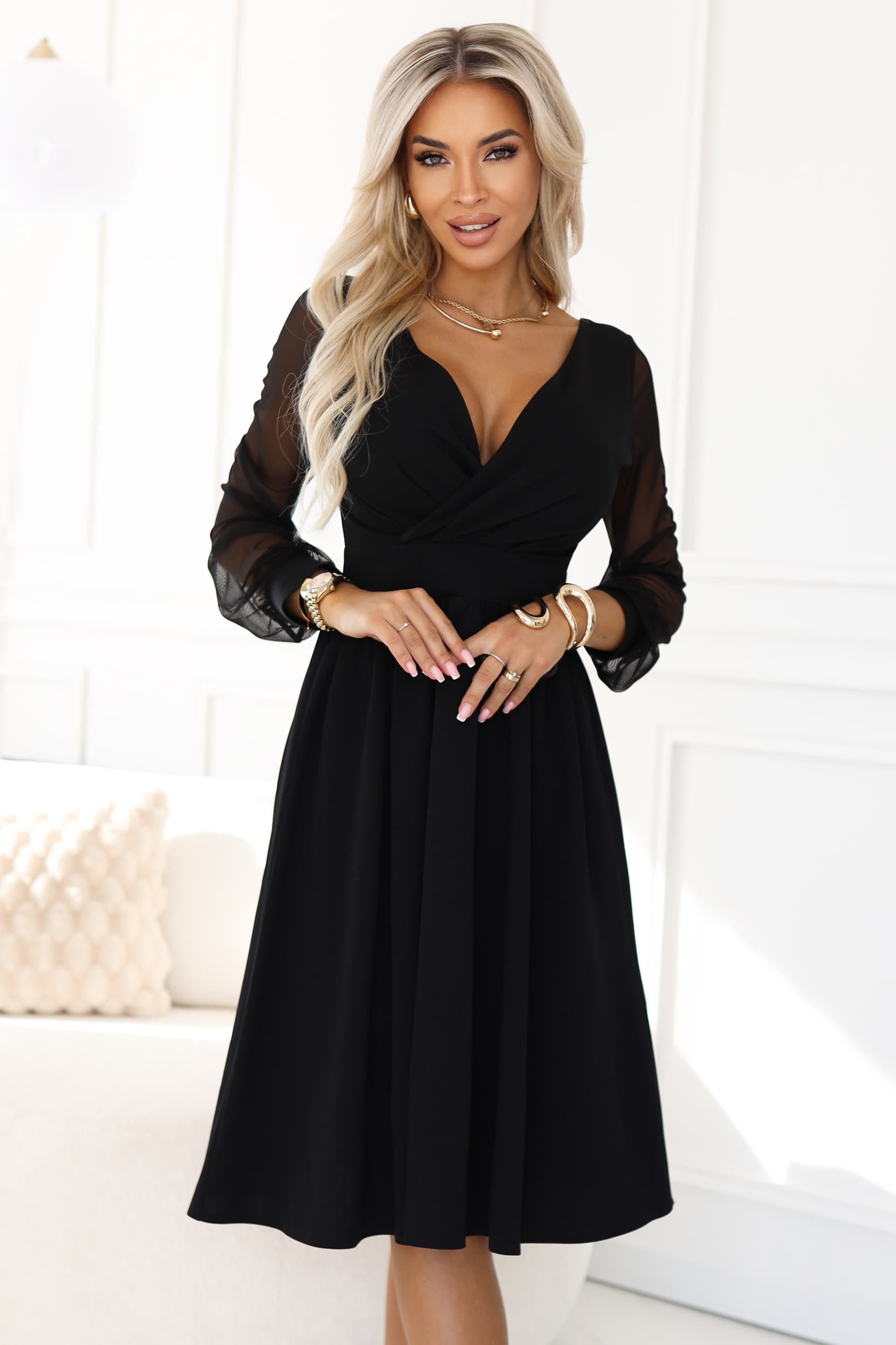 657-1 Rochie midi elegantă cu decolteu înfășurat și mâneci din tul - neagră
